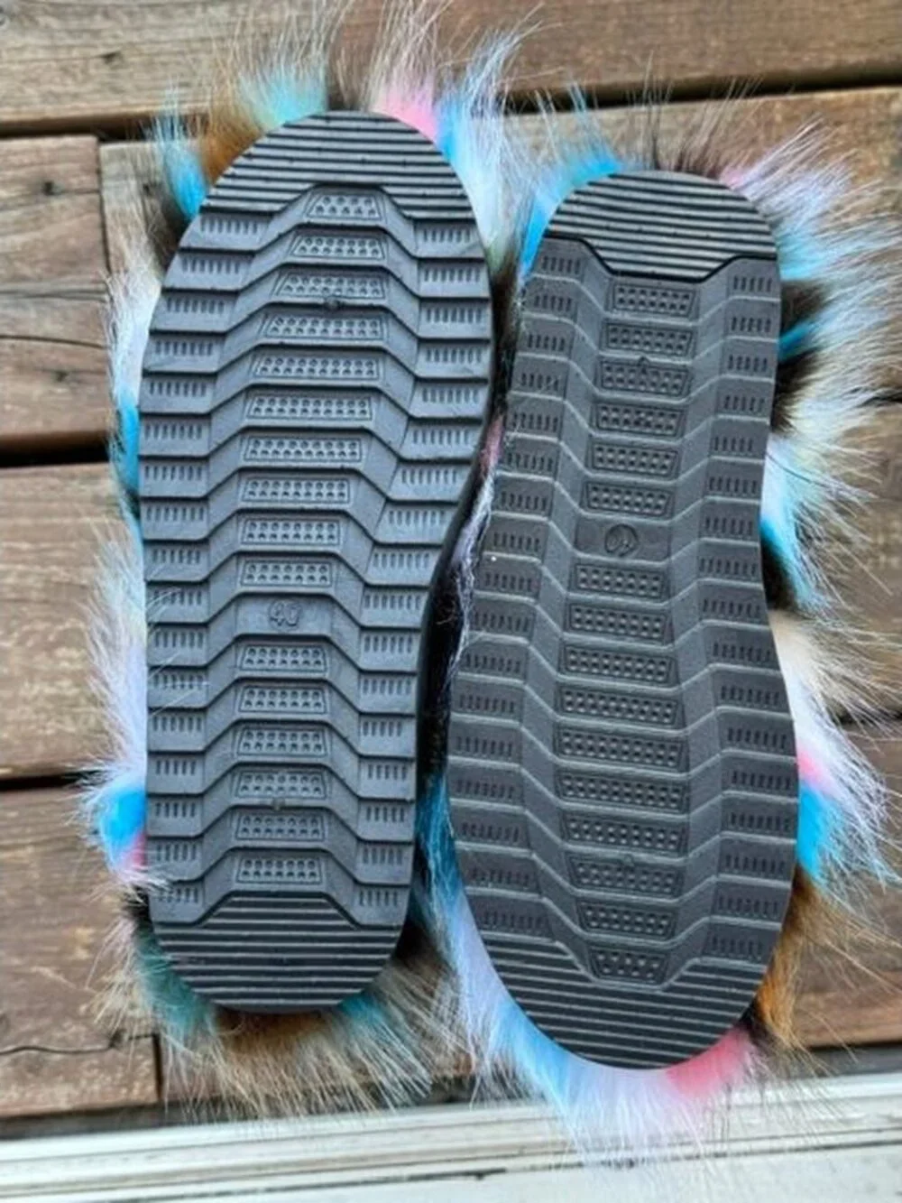 NWOT Women’s Multicolor Faux Fur Mukluk Boots Size 9.5 / EU 40